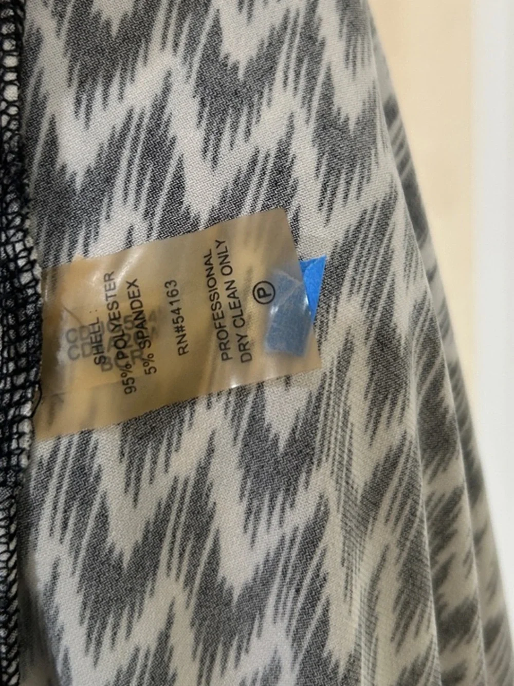Calvin Klein Black and White Chevron Maxi Jumpsuit Romper Sz 4 - Picture 10 of 10